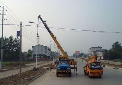 Manteision amlwg lamp stryd solar 淄博风向标信息科技有限公司 -2 组-张玲玲